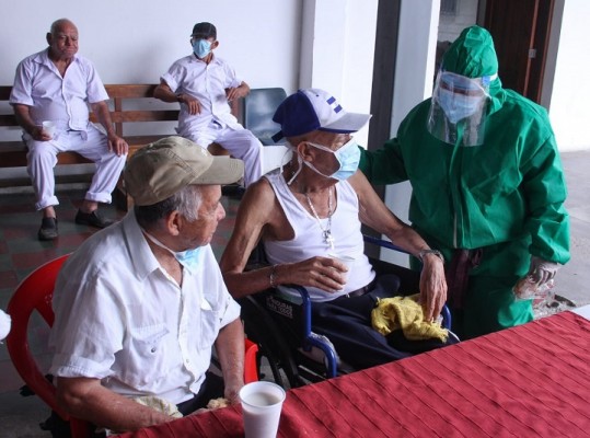 Hogar de Ancianos "Perpetuo Socorro" declarado oficialmente libre de COVID-19 por la Secretaría de Salud