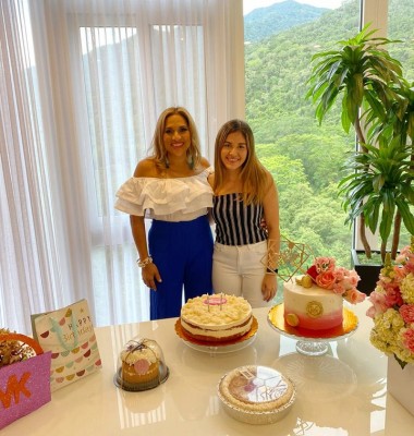 Marielos Gutiérrez con Delmy Blandón