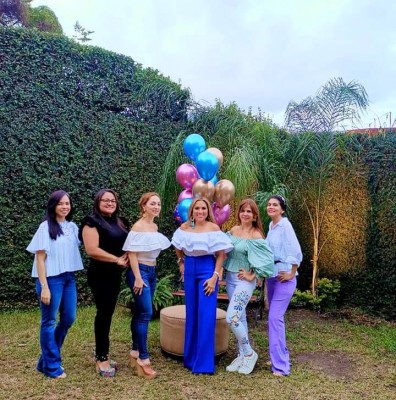 Saadia Fonseca, Danira Barahona, Karen Orellana, Marielos Gutierrez, Viena Bayde, Patty Nuñez