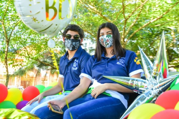 Senior Entrance 2021 de la Academia Americana 28