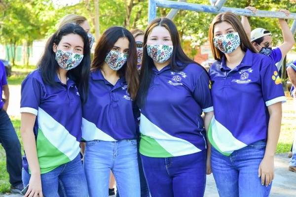 Derecho de alegría en la Senior Entrance 2021 de la Academia Americana 