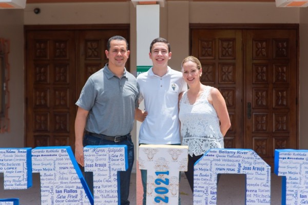 Misa de Acción de Gracias en honor a la Generación 2021 de la Seran School 