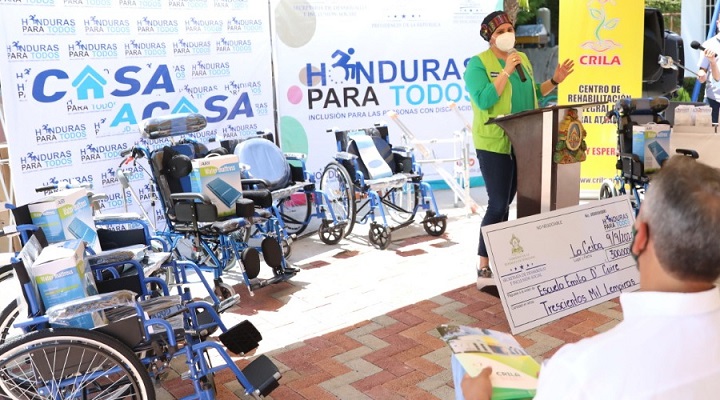 Gobierno inicia entrega de aparatos ortopédicos a discapacitados