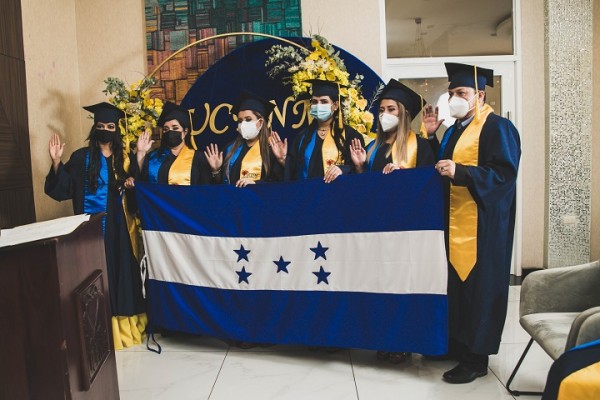 UCENM Graduacion La Entrada 