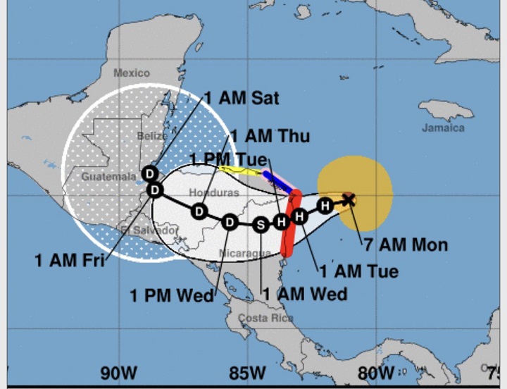 'Eta' se convierte en huracán de categoría 3 en su avance a las costas de Nicaragua y Honduras
