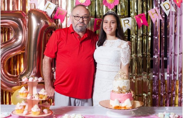 Marcela Alejandra celebra sus 15 años a la orilla de la playa