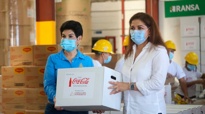 Fundaciones Coca-Cola y Cervecería Hondureña donan 12.590 raciones de alimentos para damnificados