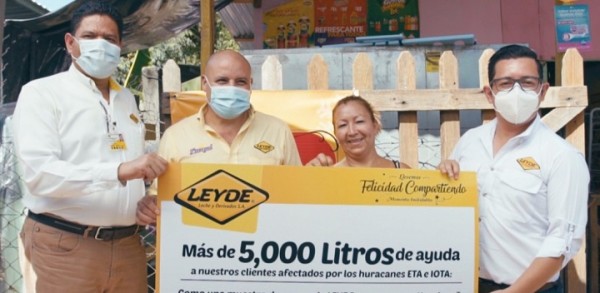 Leyde dona más de 5,000 litros de productos a pulperías y mercaditos de la zona norte para reiniciar sus negocios