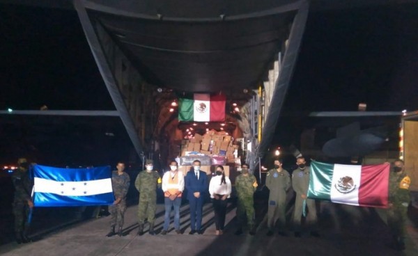 Ejército y Fuerza Aérea de México trasladan más de 15 toneladas de ayuda humanitaria a Honduras