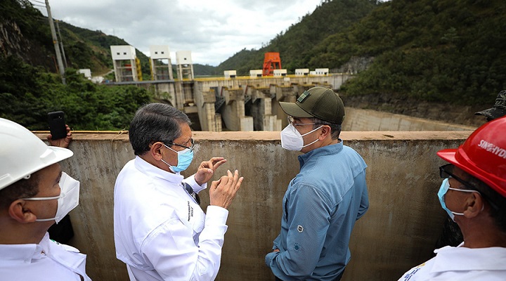 Hernández supervisa avances de la hidroeléctrica Patuca III en Olancho, generará 104 megavatios de energía limpia