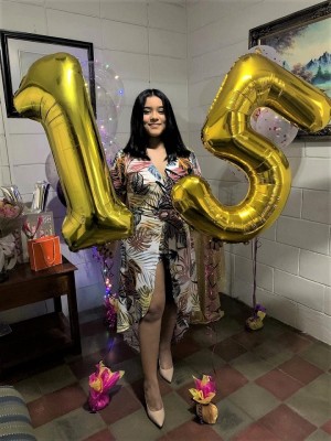 Maria Valeria Alfaro Alvarado celebro sus XV años