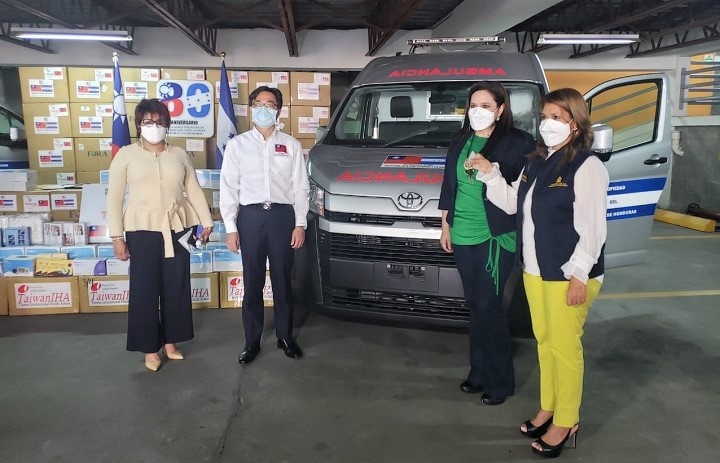 Taiwán dona dos ambulancias a la Secretaría de Salud para el fortalecimiento de la red hospitalari