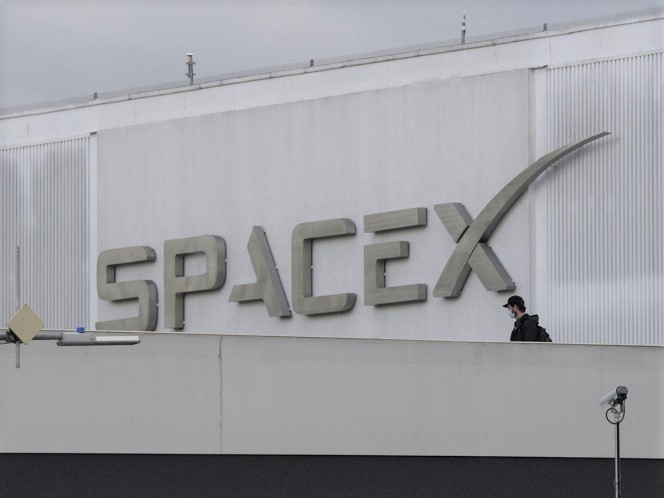 SpaceX planea lanzar su primera misión de turismo espacial a fines de 2021
