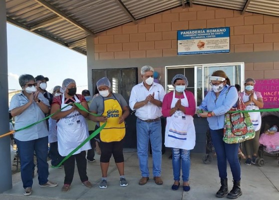 Grupo Jaremar dona productos de sus marcas líderes para capital semilla a la Panadería Romano