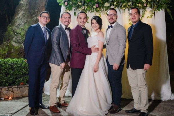 Romance por doquier en la inolvidable boda Silva-Castillo