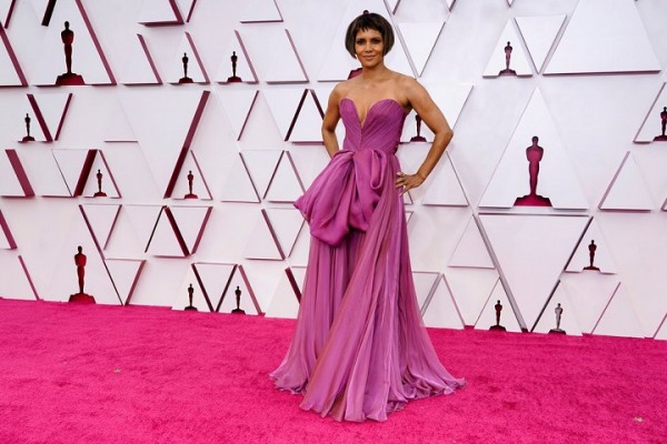 Los looks de la alfombra roja de los Oscar 2021