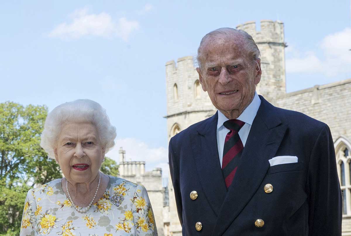 El príncipe Felipe, esposo de la reina Isabel II, fallece a los 99 años de edad