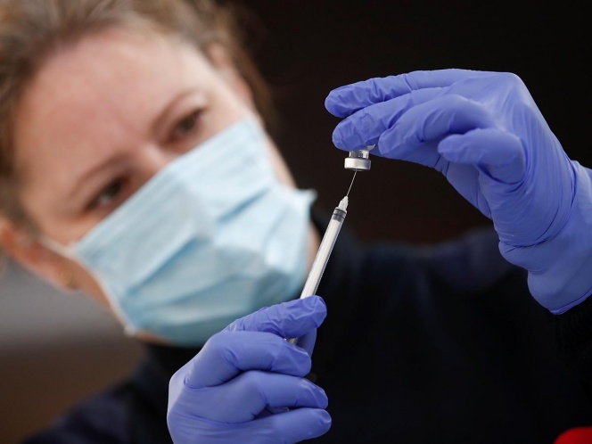 Pfizer prepara nueva versión de vacuna covid