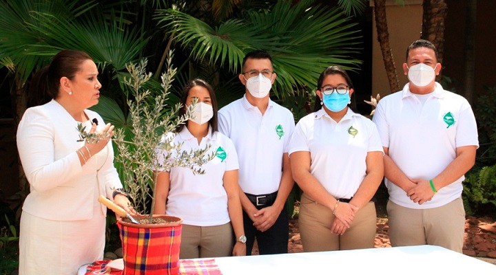 Primera Dama y un grupo de jóvenes hondureños participan en encuentro virtual con el Papa Francisco