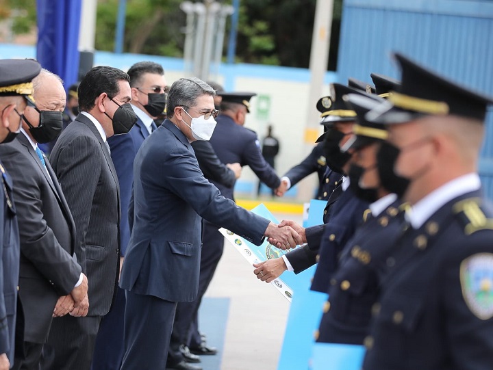 Presidente Hernández participa en celebración del Día del Policía Hondureño