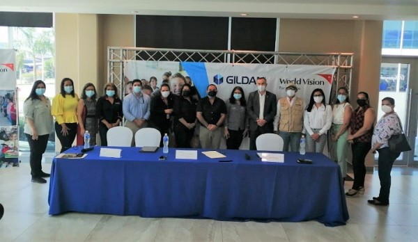 GILDAN y World Vision aliados para mejorar la calidad educativa de la niñez en Choloma y Villanueva