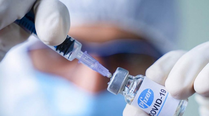 Salud anuncia llegada de primer lote de 212.940 dosis de de la vacuna Pfizer