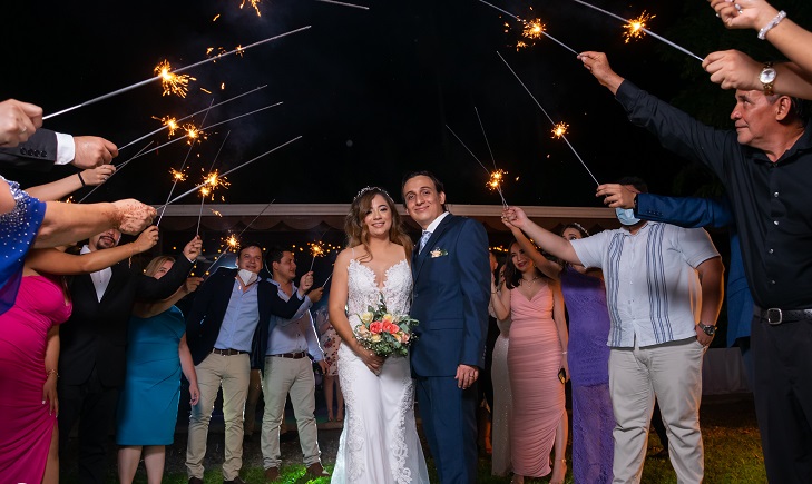 La boda de Alejandro y Nicolle… íntima y divertida