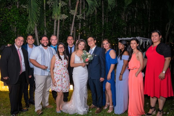 La boda de Alejandro y Nicolle… íntima y divertida