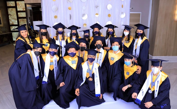 Ceremonia de graduación de los seniors 2021 del Liceo Bilingüe Centroamericano