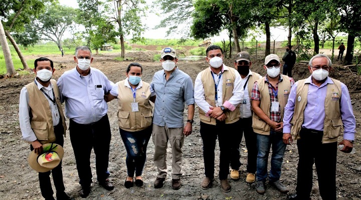 Hernández supervisa avances de la rehabilitación de bordo perimetral del aeropuerto Ramón Villeda Morales