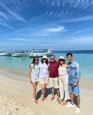 La familia Flores -Callejas haciendo turismo interno en el Lago de Yojoa