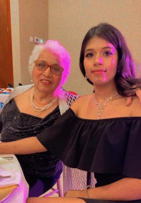 Yolanda Interiano (abuela paterna) y Michelle Alexandra Burchard Interiano