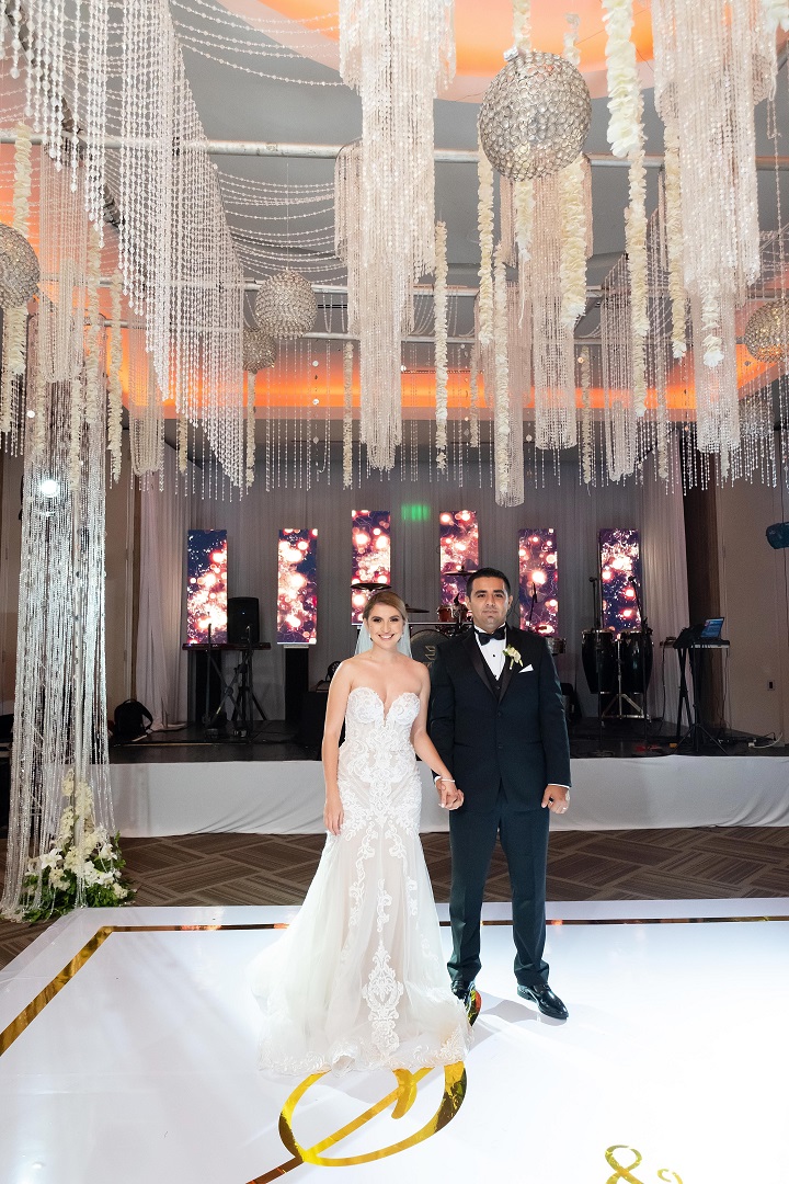 Sergio Portillo y Sujey Laínez estelarizan su romántica unión matrimonial