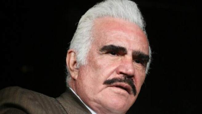 Vicente Fernández es hospitalizado de emergencia en México