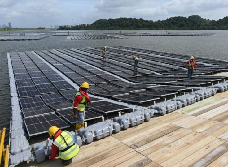 Presenta Singapur una de las plantas flotantes de energía solar más grandes del mundo