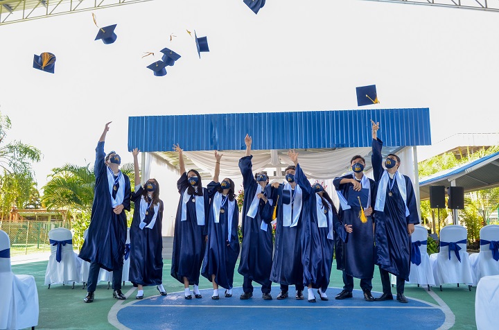 Ceremonia de graduación de los Seniors 2021 de la Escuela Bilingüe Ágape Christian Academy