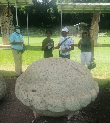 Con recorrido turística dan la bienvenida a invitados extranjeros de la boda Joseph - Sacaza