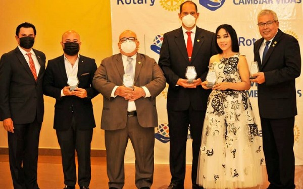 Ena Patricia Interiano fue juramentada como primera presidente mujer de Usula Rotary Club