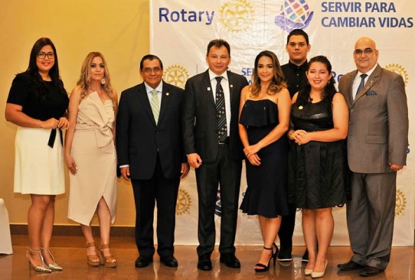 Ena Patricia Interiano fue juramentada como primera presidente mujer de Usula Rotary Club