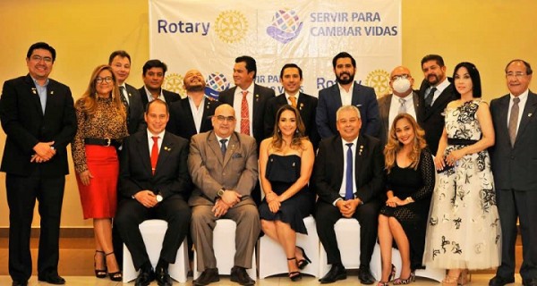 Ena Patricia Interiano fue juramentada como primera presidente mujer de Usula Rotary Club