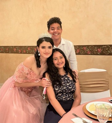 Espléndida celebración de quinceañera en honor a Ashley Romero 