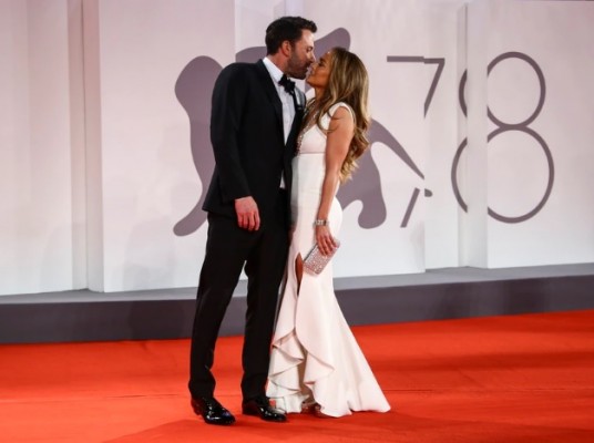 Ben Affleck y Jennifer López pasean su amor por Venecia