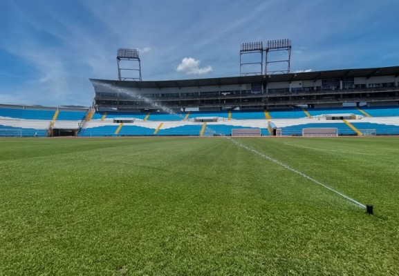 Modernizan sistema de riego en el Estadio Olímpico de San Pedro Sula