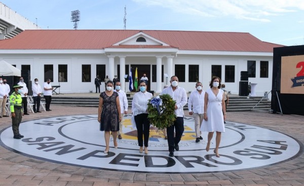 200 años de independencia: Autoridades sampedranas rindieron homenaje a la Patria