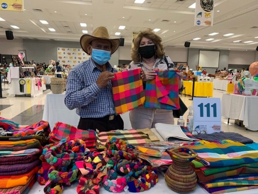 Emprendedores mostrarán su pasarela “Moda Bicentenario” en Expocentro