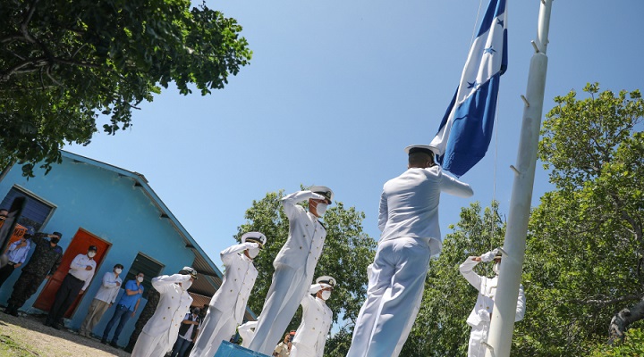 Presidente Hernández conmemora en isla Conejo el 179 aniversario del fallecimiento del general Morazán