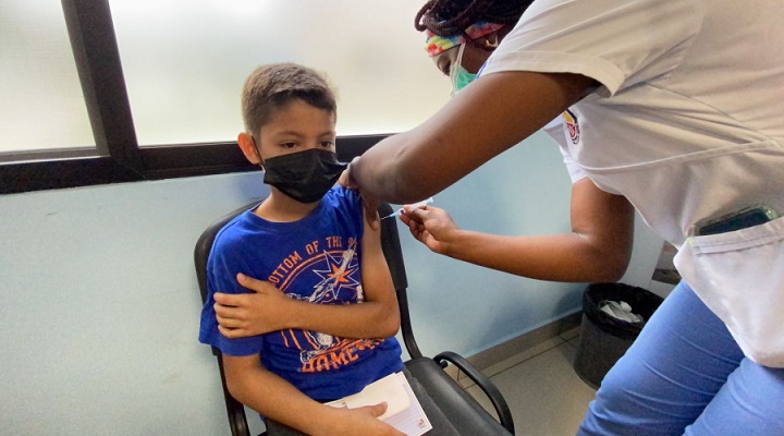 Viajeros serán vacunados contra la covid-19 en central de buses de San Pedro Sula