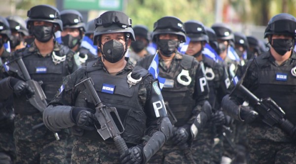 Con desfile cívico militar celebran sampedranos los 200 años de Independencia