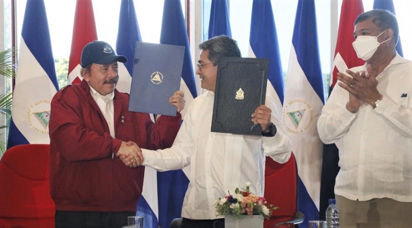 Presidentes Hernández y Daniel Ortega firman Tratado Integracionista del Bicentenario