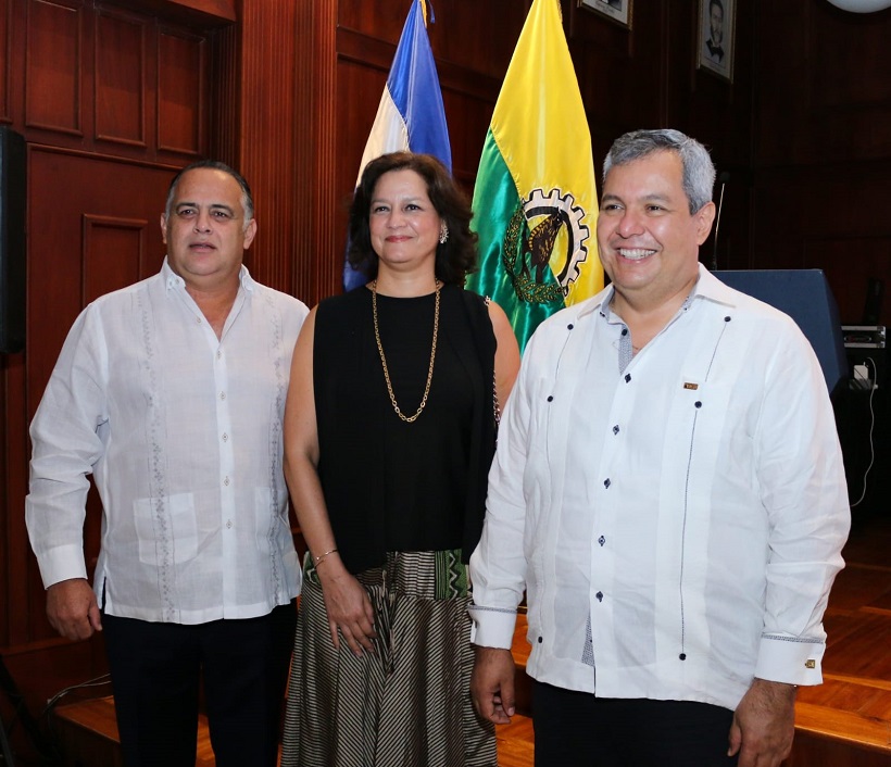 Calidonio expone a directores y funcionarios del BCIE avances de San Pedro Sula en diferenres áreas